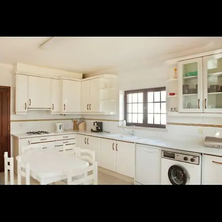 Large With Large Garden Bbq Area Pool And Annex Fully Detached