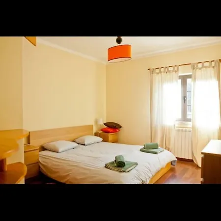 Large With Large Garden Bbq Area Pool And Annex Fully Detached *