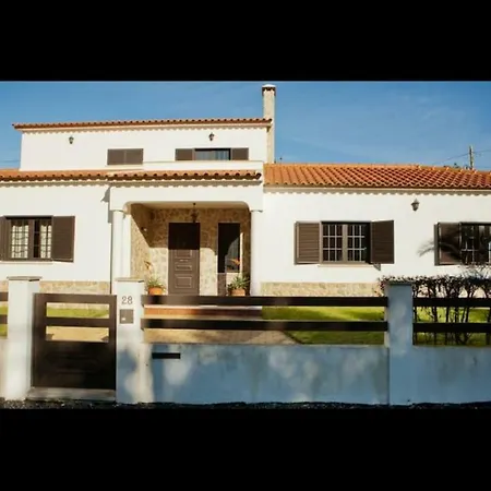 Large With Large Garden Bbq Area Pool And Annex Fully Detached Villa *