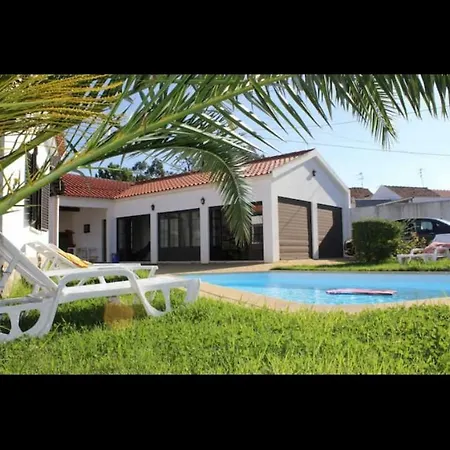 Large With Large Garden Bbq Area Pool And Annex Fully Detached